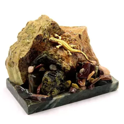 Каменная Скала S3 с ящерицей 15 см anastatica.ru Кристаллы, камни, ракушки